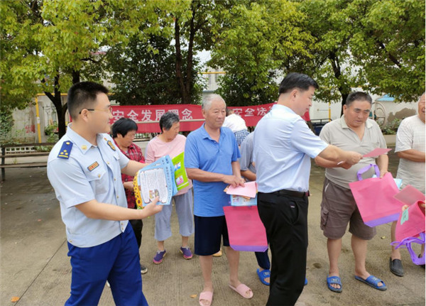 淮南大通區(qū)安委辦深度結(jié)合黨史學(xué)習(xí)教育開展安全生產(chǎn)宣傳進(jìn)社區(qū)