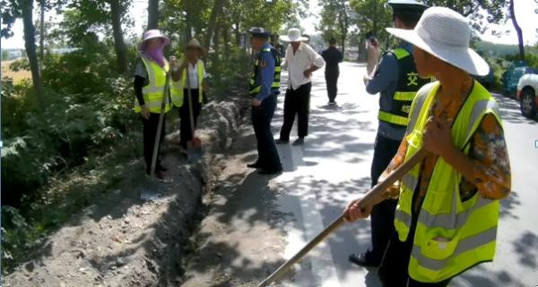 淮南市交通執(zhí)法支隊(duì)依法查處一起擅自挖掘公路的違法違規(guī)行為