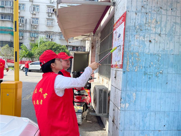 淮南市財(cái)政局赴結(jié)對(duì)共建社區(qū)開(kāi)展志愿服務(wù)活動(dòng)