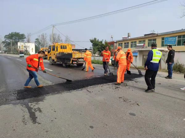 淮南市公路管理服務(wù)中心及時(shí)處置道路安全隱患