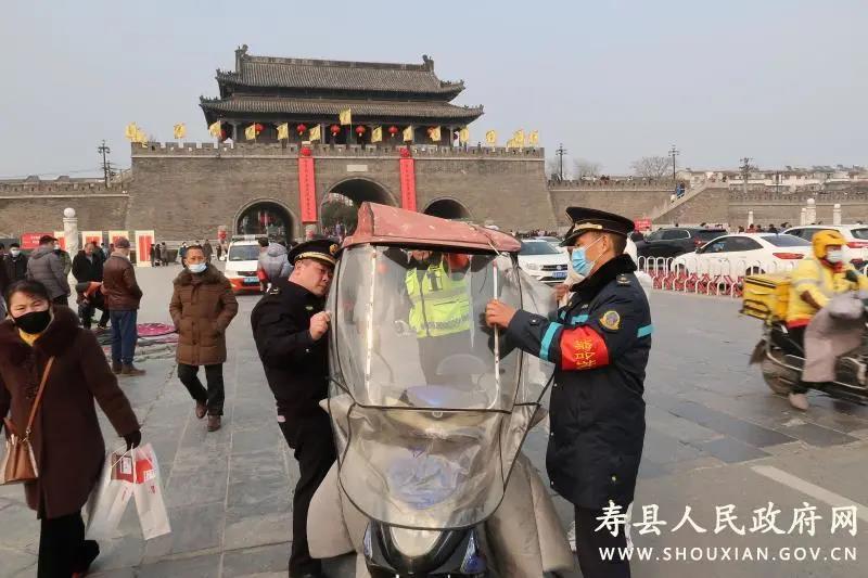 淮南壽縣電瓶三輪車治理，扣押近30輛電瓶三輪車，每位車主都寫下書面保證，承諾以后不再用三輪車進行營運。