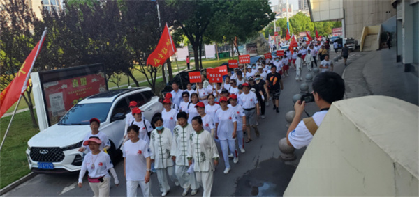 淮南市老體協(xié)慶祝建黨101周年 “重走長征路 喜迎二十大” 安徽省萬名中老年人健步走大聯(lián)動淮南啟動儀式舉行