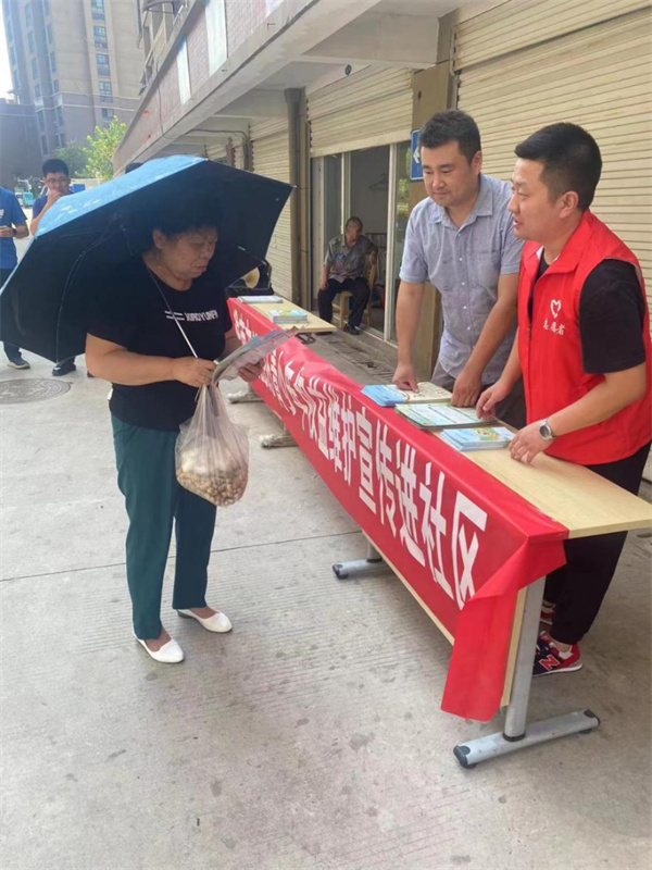 團(tuán)淮南市委、淮南市12355青少年服務(wù)臺(tái)開(kāi)展青少年權(quán)益維護(hù)宣傳進(jìn)社區(qū)活動(dòng)